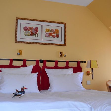 Logis Hotel Auberge Du Cheval Blanc Yvoy-le-Marron Екстериор снимка