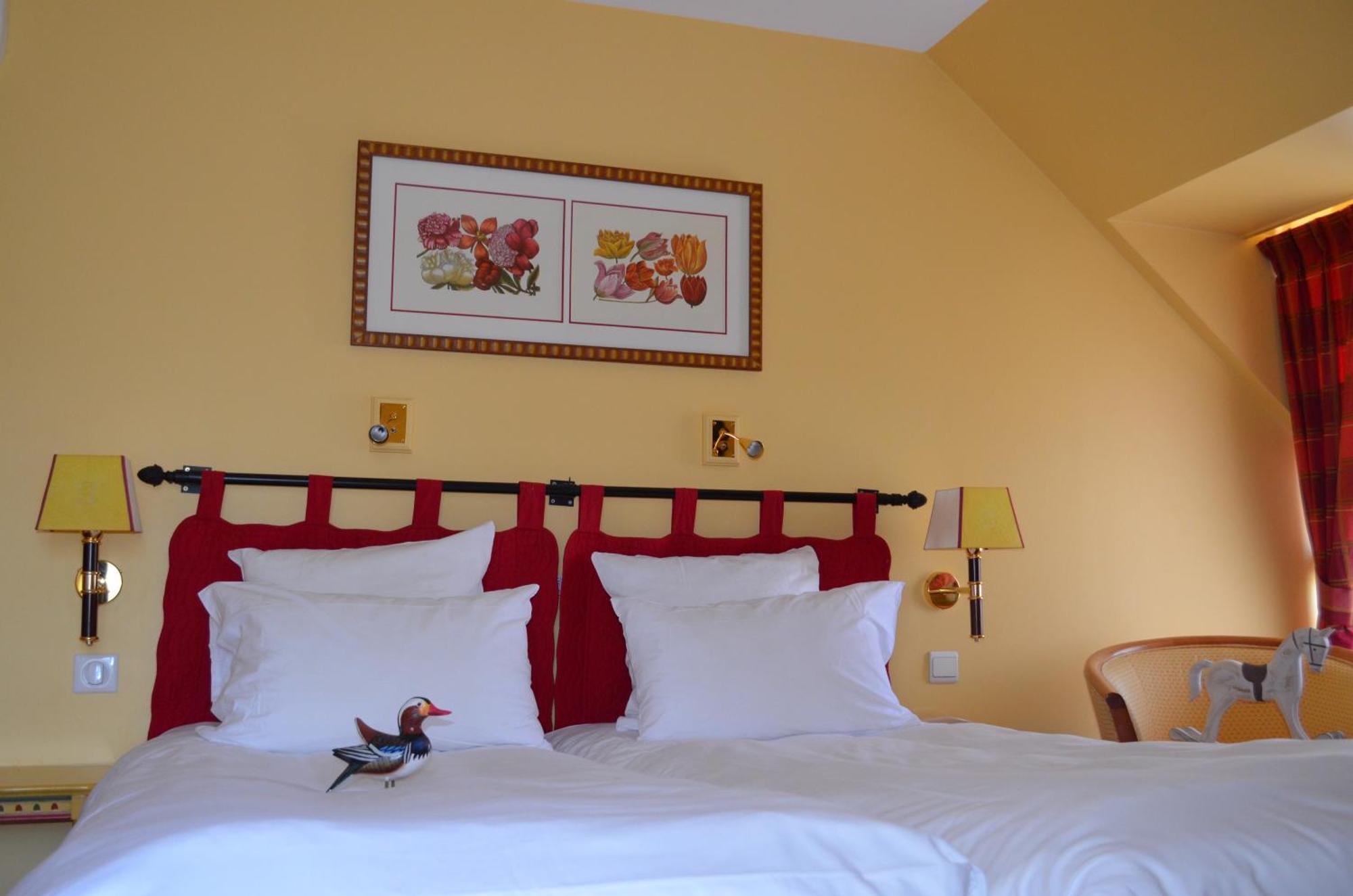 Logis Hotel Auberge Du Cheval Blanc Yvoy-le-Marron Екстериор снимка